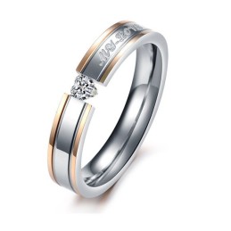 Bekannt Für Seinen Hochwertigen Titanring Für Verliebte