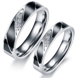 Hochwertiger Titanring Für Verliebte Mit Diamant
