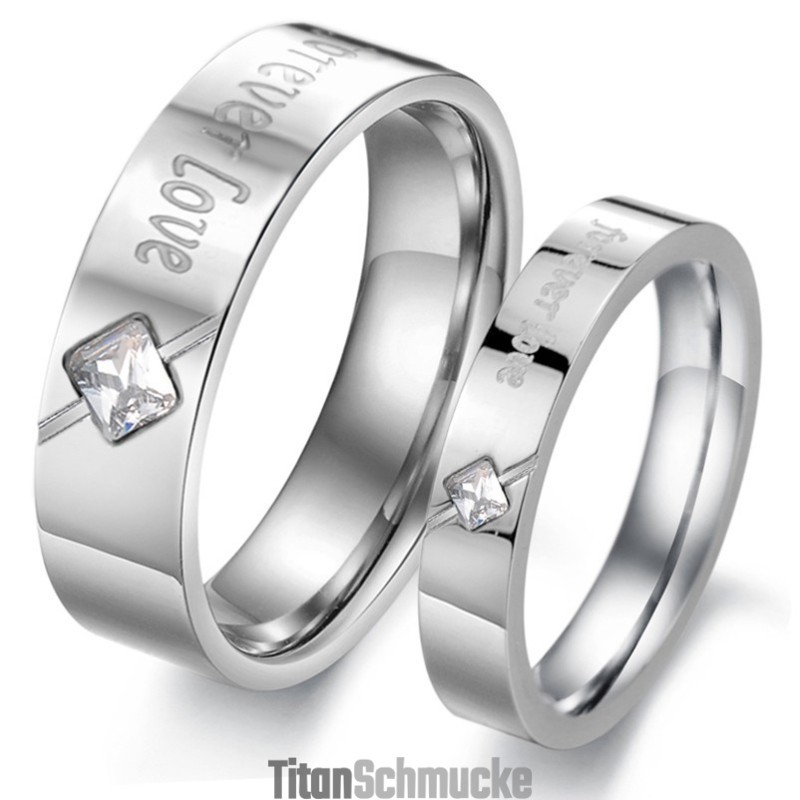 Große Auswahl An Titanringen Für Verliebte Mit Strass Große Auswahl An Titanringen Für Verliebte Mit Strass
