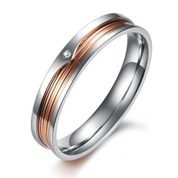 Hochwertiger Prägnanter Titanring Für Verliebte