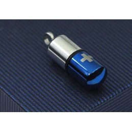 Blaue Halskette Mit Kreuzanhänger Aus Reinem Titan In metallisch grau