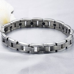 Große Auswahl An Titan-Magnetstein-Armbändern Für Die Männliche Gesundheit