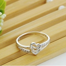 Ausgezeichnete Qualität Weiblicher Sweetheart Platinierter Titanring