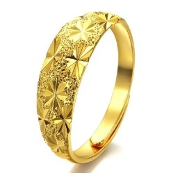 Hochwertiger, Klassischer Damenring Mit 18 Karat Goldbeschichtung