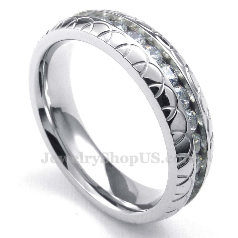 Runder Titanring Mit Weißem Zirkon Runder Titanring Mit Weißem Zirkon