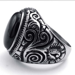 Titanring Mit Schwarzem Zierstein