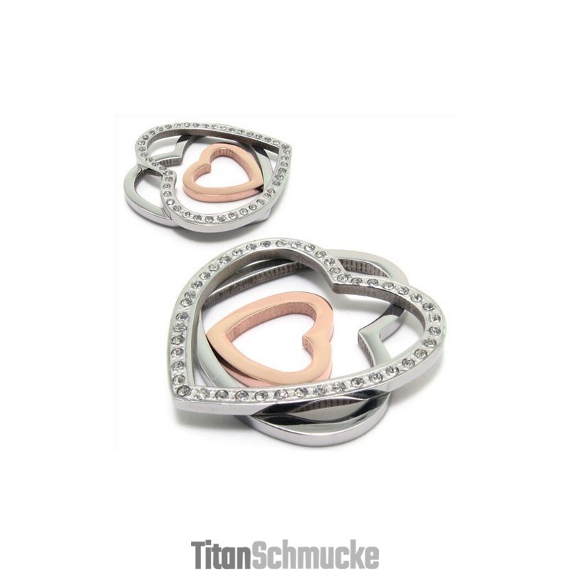 Modischer Halskettenanhänger Aus Titan Mit Drei Herzförmigen Diamanten Modischer Halskettenanhänger Aus Titan Mit Drei Herzförmigen Diamanten