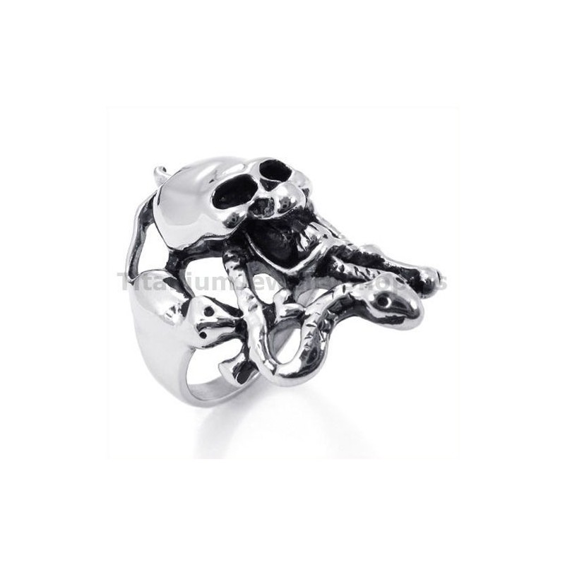 Titanring Mit Schlangenschädel