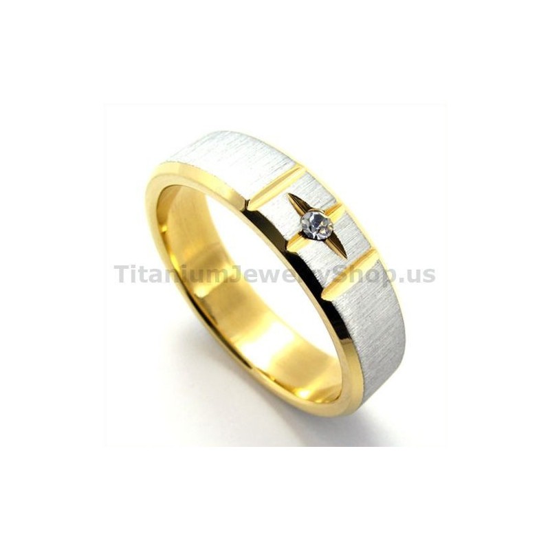 Goldener Kreuzring Aus Titan Mit Diamant