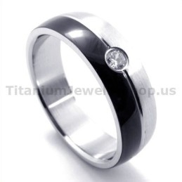 Schwarzer Titanring Mit Diamant