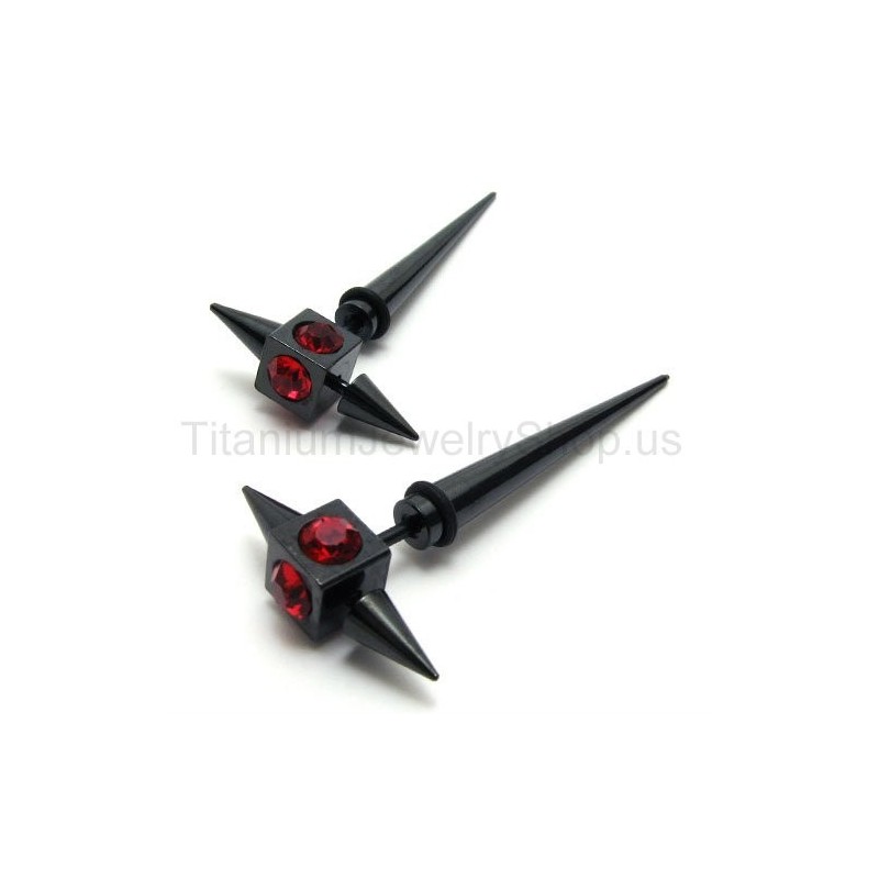 Schwarze Titan-Ohrringe Mit Roten Diamanten Schwarze Titan-Ohrringe Mit Roten Diamanten